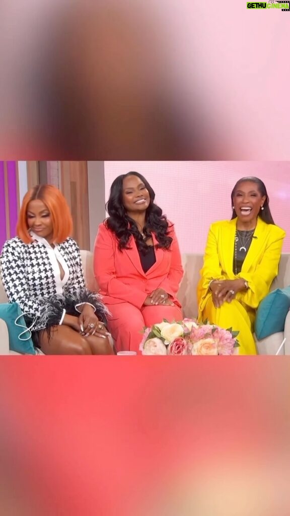 Dr. Jackie Walters Berry Instagram - Is there a doctor in the building?!!! Sherri gets an appointment with “Married to Medicine” Phaedra Parks, Dr. Jackie Walters and Dr Heavenly Kimes! #sherrishepherd #sherrishowtv #sherri #besttimeindaytime #phaedraparks #drjackiewalters #drheavenlykimes #marriedtomedicine #bravo #bravotv @phaedraparks