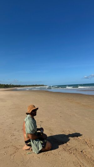 Dudu Azevedo Instagram - Ser de verdade, ter os pés no chão, saber que o tempo que temos é agora, que do passado ficamos órfãos e que o futuro não controlamos.
A vida é maravilhosa!