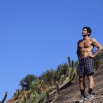 Dudu Azevedo Instagram - As vezes é isolado que a gente encontra as melhores conexões. Na medida certa a solitude será bem vinda. Muito barulho em volta, muita opinião, muita informação pode afastar as respostas. Não é viver imerso em solidão, mas saber a hora de estar só e se sentir bem com isso.