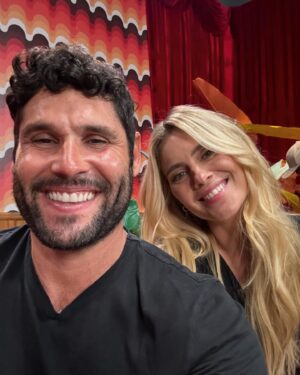 Dudu Azevedo Instagram - Preparem a sala e não percam um minuto desse papo maravilhoso e engraçadíssimo com @gioewbank , @brunogagliasso  e @loracarola , temperada com pitadas danadas de amado @leo_fuchs !

Amanhã tem #surubaum !!
