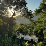 Dudu Azevedo Instagram - Na imensidão que é estar vivo, o primeiro passo antes de qualquer coisa, de querer, de desejar, de pretender, de idealizar… É agradecer. Vivemos em um país com muitos países dentro, muitas realidades, muitas diferenças. Muitos sofrimentos e muitos privilégios também. A empatia é todo dia. A solidariedade, a fraternidade, a civilidade são ativos fundamentais pra uma comunidade saudável. Do calmo e festivo Rio de Janeiro quero desejar aos meus irmãos gaúchos dias melhores, paz, acolhimento e tudo de melhor que possa ser feito pelo povo que está sofrendo com a tragédia que se abate sobre o estado. De Norte a Sul, que possamos ser irmãos brasileiros diante de todos os percalços e das alegrias também. Vosso choro é meu e em breve espero sorrir com vocês novamente. Toda a minha solidariedade ao povo do Rio Grande do Sul. Deixei nos meus stories um Código QR para as doações.