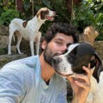 Dudu Azevedo Instagram - Boas companhias são fundamentais Gipsy e Gaia, muito amor e algumas besteiras ❤️