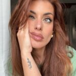 Dulceida Instagram - holi, como estos días no estoy teniendo mucho tiempo, os dejo unas selfies chuleando de pelo 🔥 cuando me he quitado el recogido después de grabar, el ataque de besos a Alba, una foto que he encontrado en el ordenador de 2016 😱 y algunas que tenía en el carrete de esta semana loca ✨