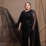 Dumoo Tahseen Instagram - من اطلالتي في حفل عائلة القحطاني الكرام في الرياض ادام الله افراحهم Styled by @ziadalsaleh Dress @perla.vip Hair @jameela_hairstyle Make up @fatimah.aldossry Thanks @riyadh.diamond Photo @reemaphoto_