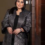 Dumoo Tahseen Instagram - واحشني كلش منين ابلش من ذاك حبنا الماتلكة بي غش #هذا_الشوق #دموع_تحسين Hair @jameela_hairstyle Stylist @ziadalsaleh Makeup @fatimah.aldossry Dress @fouadsarkisksa Extention @halawahbeauty Photo @reemaphoto_