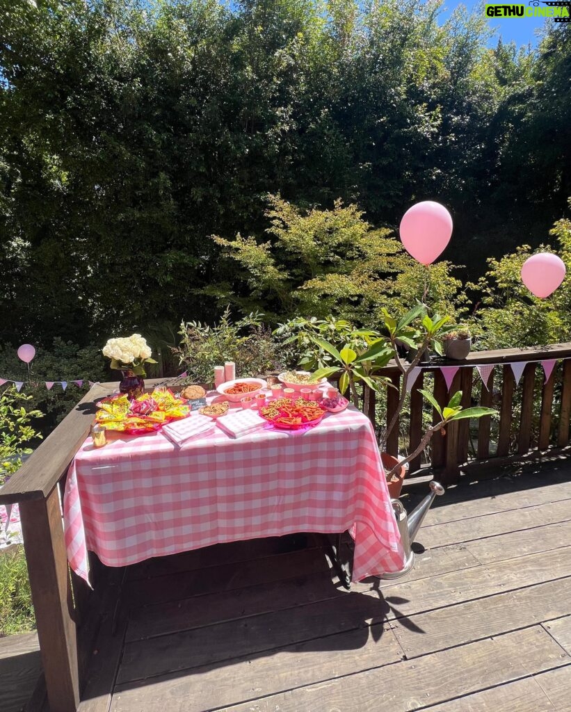 Dylan Mulvaney Instagram - My housewarming party 🏠🎀 Thank you to @danidazey for designing and @paladincreative for party planning! Miss honey cottage activated !!!