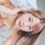 林莎 Instagram - 今天晚上12點 ❤️‍🔥 3分鐘熱度° 開始預購 37度的沖繩， 40套風格造型， 176頁數寫真， 還有不只3分鐘的熱度。 期待這本書上市好久了， 我真的很喜歡～～ 也知道你們一定會好好收藏。 在3分鐘內完成預購的人⋯是真愛吧 (〃ω〃)♡ 3分鐘熱度-林莎 OKINAWA 沖繩写真 預購日：02月05日 特裝版內容： ■3分鐘熱度-林莎 OKINAWA 沖繩写真-1本(達176頁) ■林莎寫真防潑水無摺海報一套四張全收錄(40公分*62公分) (獨家採用高級合成紙全彩印刷，張貼浴室都不怕) ■明信片一套四張全收錄 ■精美外包裝盒包裝 https://www.spp.com.tw/product?saleid=2401240001 （個人主頁有連結） 寫真書寄送地包含以下： 台灣、離島、香港、澳門、中國大陸、日本、韓國、馬來西亞、新加坡、美國、泰國、越南、英國、印尼、菲律賓、澳大利亞、加拿大 國內訂單3/8(五) 起陸續出貨 海外訂單預計3/18(一) 起陸續出貨 ✔️目前沒有電子書喔！！僅特裝版實體書。