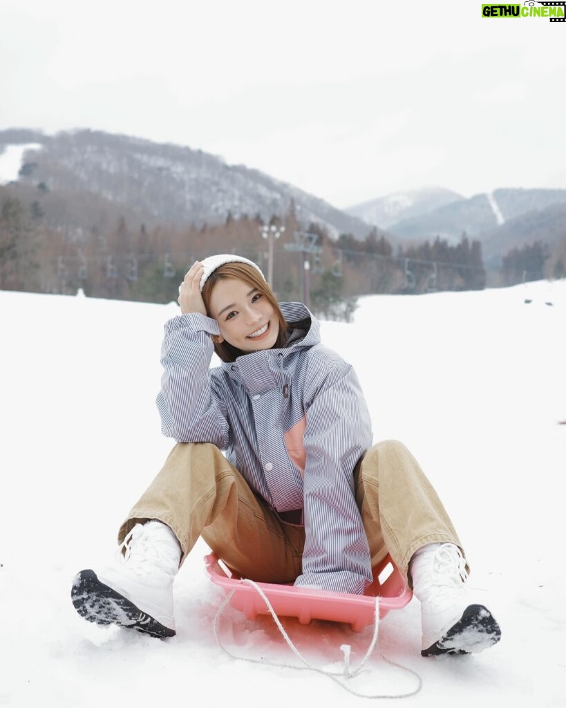 林莎 Instagram - 耶！！！！！ 玩到雪就心滿意足了～～ ♡ ⛄️