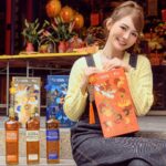 林莎 Instagram - 有沒有可能是去年仕高利達禮盒內的新港奉天宮開運錢母讓一整年順順利利！！(๑•̀∀•́ฅ ✧ 去年錯過的～～今年與新港奉天宮再次合作啦！！ 推出金雪莉/12年/金牌700ml 三款禮盒 「2024仕高利達x新港奉天宮 龍奉呈祥新春禮盒」 每款禮盒都有700ml威士忌乙瓶，以及祥龍迎春五寶幣乙個 (即為五帝錢) 而且呢～禮盒與五寶幣有至奉天宮進行過香火儀式唷！ 12年藍色象徵 #事業成功 金雪莉橘色代表 #平安順心 金牌金色帶有 #財運滾滾來 之意！ 我自己是三個都掛上了啦～～🤩 販售時間：即日起至售完為止 販售地點：各菸酒專賣店、大賣場、便利商店 ⚠️禁止酒駕 未滿18歲禁止飲酒🔞 #仕高利達 #ScottishLeader #2024春節禮盒