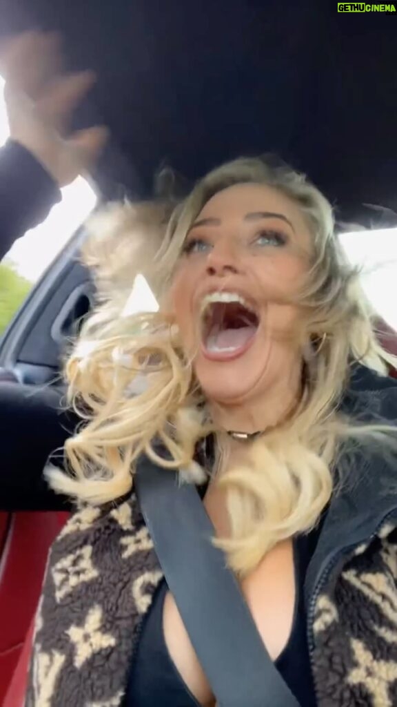 Ebanie Bridges Instagram - My facials say it all 😜😮‍💨🤤💦🔥 some reactions from my spin in @moltonchambers #ES1500 #991TurboS with @rubais_esmotor behind the wheel 🥵🥵😍 Thanks for the experience @esmotoruk looking forward to building mine up to this with you guys 😉
