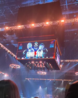 Ebanie Bridges Instagram - What a fight what a night ! We finally have our first undisputed heavyweight champion of the world since the 4 belt era @usykaa and it’s been 24 years since we had an undisputed heavyweight champion! 

🔥🔥🔥

#UsykFury