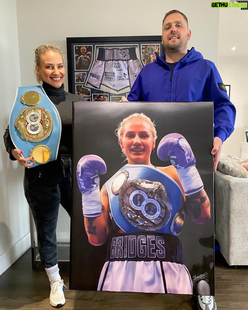 Ebanie Bridges Instagram - Felt very honoured to have @johndonaldsonart choose to paint me and this special moment in my life when I won my IBF World title. Thank you so much. It’s amazing 🤩🙏🏼 #Art #Painting #JohnDonaldsonArt #BlondeBomber #EbanieBridges #WorldTitle #Champion
