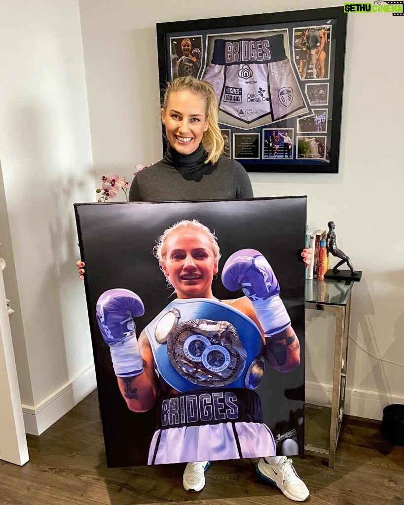 Ebanie Bridges Instagram - Felt very honoured to have @johndonaldsonart choose to paint me and this special moment in my life when I won my IBF World title. Thank you so much. It’s amazing 🤩🙏🏼 #Art #Painting #JohnDonaldsonArt #BlondeBomber #EbanieBridges #WorldTitle #Champion