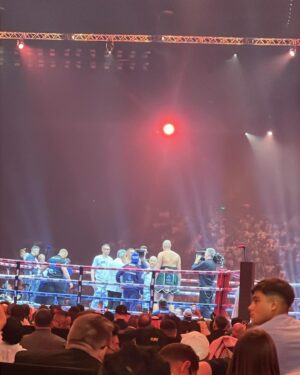 Ebanie Bridges Instagram - What a fight what a night ! We finally have our first undisputed heavyweight champion of the world since the 4 belt era @usykaa and it’s been 24 years since we had an undisputed heavyweight champion! 

🔥🔥🔥

#UsykFury