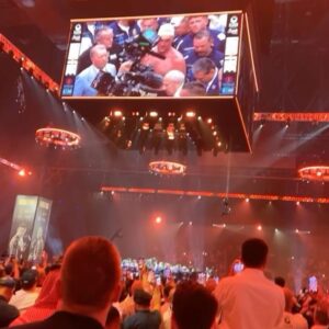 Ebanie Bridges Instagram - What a fight what a night ! We finally have our first undisputed heavyweight champion of the world since the 4 belt era @usykaa and it’s been 24 years since we had an undisputed heavyweight champion! 

🔥🔥🔥

#UsykFury