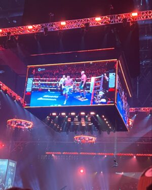 Ebanie Bridges Instagram - What a fight what a night ! We finally have our first undisputed heavyweight champion of the world since the 4 belt era @usykaa and it’s been 24 years since we had an undisputed heavyweight champion! 

🔥🔥🔥

#UsykFury