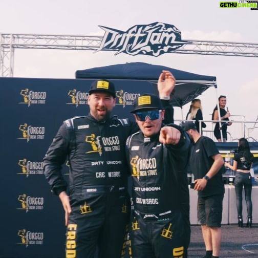 Ebanie Bridges Instagram - What an incredible weekend at Drift Jam w/ @wecrewsade and @ebanie_bridges - Forged Irish Stout Ripping Things Up @silverstonecircuit 🖤🤍⚔️🖤🤍⚔️