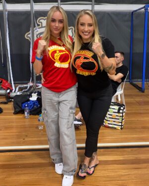 Ebanie Bridges Instagram - Back with my girl @ebanie_bridges ❤️ Supporting @barotillobombersboxingteam this weekend in KOTR 🥊 #blondebombers
