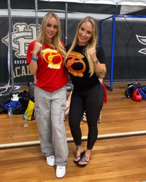 Ebanie Bridges Instagram - Back with my girl @ebanie_bridges ❤️ Supporting @barotillobombersboxingteam this weekend in KOTR 🥊 #blondebombers