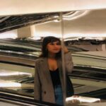 Ece Yaşar Instagram - Geçip giden buu zamanları huu Bir yerlerde bulsam? Ben:🤳