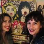 Ece Yaşar Instagram - Biz ne izledik🪑 #pinabausch #cafemüller