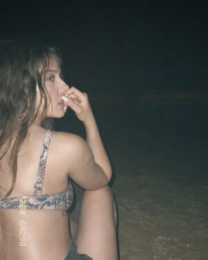 Ecem Çalhan Instagram - gece denizi🐬