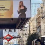Edurne Instagram - De NYC al centro de Madrid 🎄✨🎅🏻 ¡Gracias @amazonmusices por llevar “Dime Navidad” a todos los rincones! Ya tenéis el audio en Amazon Music y el video en mi canal de Youtube 🎅🏻🎅🏻🎅🏻