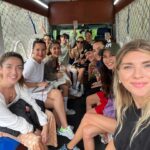 Ege Kökenli Instagram - Çiçek gibi haftasonu🌸 Bir sürü güzel kadın ve kıkırdama dolu!!