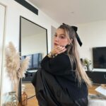 Ege Kökenli Instagram - Hava soğukken süslenip evde oturuyorum