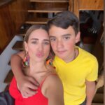 Eileen Abad Instagram - 🔥Sunday almuerzo & dinner con mi jefe. 😎en @nuovobyhajillos Welcome la era de las madres que parecemos hermanas de nuestros hijos 😜 ❤️💛 Hasta mañana 🌎😘 Gracias por otro día sr 🙏🏻