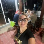 Eileen Abad Instagram - Eres la musa que inspiró esta melodía, no existe un día que no me sienta afortunado. 200 año sólo serían un suspiro para pagarte por todo lo que me has dado. Mi vida no tiene sentido sin ti a mi lado, amarte hasta el último día estoy destinado y si Dios me da otra oportunidad de regresar a este mundo reencarnado, le pediría volver a nacer de ti, para decirte una vez más cuánto te amo……. mamá te amo……. 🥹 Letra de la canción que me dedicó mi hijo y yo derretida con de la emoción que no me cabía en el pecho 😃y dando gracias a Dios porque no existe felicidad más grande que esta 😍 Gracias por elegirme como tu madre hijo, te amo más allá de lo existente. El día de las madres , fue a toda madre en familia.🤪 Y María más Feliz que muchacho con juguete nuevo 😄 con una parte de la familia reunida. Te amamos vela María, gracias por darme la mejor mamá del mundo. 🤩 Bendecido inicio de semana para todos . 🌎🤗