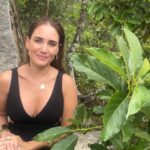 Eileen Abad Instagram - ¡Atención Caracas! los quiero invitar al ballet clasico de San Petersburgo con "El lago de los cisnes" única presentación el viernes 03 de mayo a las 8pm en el Teatro Santa Rosa de Lima. Adquiere tus entradas en ticketmundo.com ✨Nos vemos el 3 de mayo✨ Más información vía whatssap ⬇️ 0412 6184606