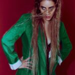 Ela Velden Instagram - Esta entrevista para mi es un gran ejemplo del trabajo en equipo, gracias @aquilesrdp por creer en mi y en todas mis locuras, te quiero!!! Gracias @numero_netherlands por este espacio tan lindo donde pude hablar de mi carrera como actriz y ahora productora. Por dejarme hablar un poquito más de lo que significa ser mujer en esta industria 💚 Photographer: @bryanfls Stylist: @alo_murillo_ Make-up: @gusbortolotti Hair: @ernestovargas_hair Director: @claudiavaldeza PR: @aquilesrdp Agency: GET @getagencia Editor: @timiletonja Interview: @janaletonja