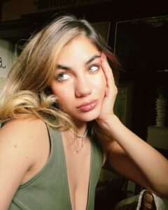 Ela Velden Instagram - Lo sabía 🙄