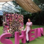 Ela Velden Instagram - Hoy tuve una mañana hermosa rodeada de mujeres poderosas, guerreras e increíbles . Gracias @shein_mex por invitarme y conectarme con esta red de mujeres poderosas. #SHEINCaresmx #SHEINPodeRosas #octubrerosa