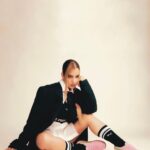 Ela Velden Instagram - A través de movimientos que desprenden poder, @elaveden nos entrega retratos llenos de energía. Una edición que refleja libertad, junto a un estilo experimental que se complementa con prendas de la marca @pumamexico, donde la actitud lo es todo. 💥 Créditos: Director Editorial: @gerardangulo Fotografía: @carlos_ruizc Realización: @sergio.valenzuelach Maquillaje: @juanperaltamakeup Peinado: @ernestovargas_hair Asistente de moda: @michortizand Asistente de fotografía: @ivanovich_as Producción: @afra.cuellar PR: @aquilesrdp / @getagencia