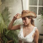 Ela Velden Instagram - Mono Vaquero en una de mis casas favoritas en ixtapa @villalasparotas