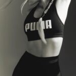 Ela Velden Instagram - En un mundo que a menudo se pierde en el ruido, tomar la decisión de forjar tu propio camino requiere gran valor. @elavelden de la mano de @pumamexico, destaca esa valentía de escuchar tu propia voz, compartiéndonos el viaje que tuvo que emprender para trazar su destino. ✨ Créditos: Director Editorial: @gerardangulo Fotografía: @carlos_ruizc Video: @dhgblackshoot Realización: @sergio.valenzuelach Maquillaje: @juanperaltamakeup Peinado: @ernestovargas_hair Asistente de moda: @michortizand Asistente de fotografía: @ivanovich_as Producción: @afra.cuellar PR: @aquilesrdp de @getagencia