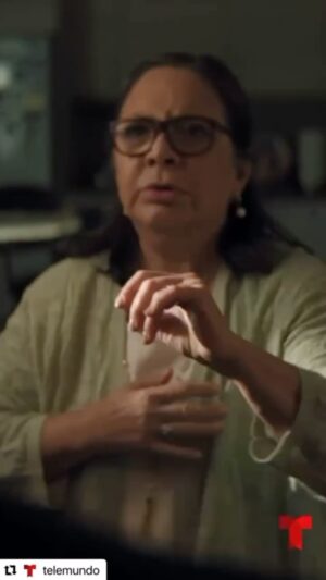 Elba Escobar Instagram - @telemundo #SEDDEVENGANZA  Y finalmente aquí estoy, hace diez años me mudé a Miami y desde entonces no he parado de hacer casting para series y publicidad, lo sigo haciendo aunque ahora vivo en Puerto Rico. He hecho mucho Teatro y he viajado, haciendo giras de mi monólogo y mis shows, solo en 2017 quedé en una serie que ya lleva tres temporadas, dirigida y escrita por @jess_silvetti , gracias Jessica querida , acabo de llegar de Los Angeles de terminar con la 3ra temporada de “Lost Memories” “Memorias perdidas” para la fundación @alzheimersla y ahora finalmente me eligieron para hacer este personaje de la nueva serie de @telemundo Estoy super feliz, me han tratado con mucho amor y respeto y por supuesto a @hispanomedio y mi querido @danielferrerc por representarme y cuidarme siempre. Espero que la puedan disfrutar