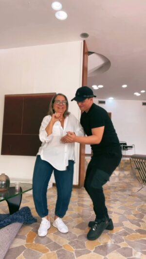 Elba Escobar Instagram - ¡y empezamos con buen pie!
•
nada más y nada menos que mi querida y admirada @elbaescobar