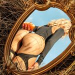 Elena Kamperi Instagram - juicy🍊