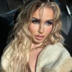 Elena Kamperi Instagram - pulling up💙 • make up by @yanivkatzav