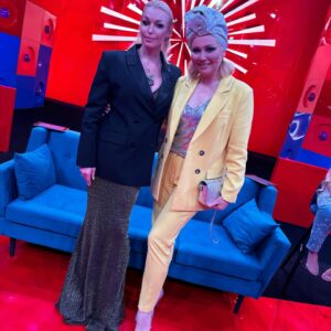 Elena Lenina Instagram - Не скажу, что мы сегодня делали, с кем и для какого-канала) По договору не положено))