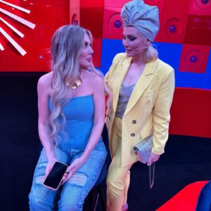 Elena Lenina Instagram - Не скажу, что мы сегодня делали, с кем и для какого-канала) По договору не положено))