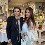 Elena Lenina Instagram - Я впервые в жизни в Армении и в Ереване)) В восторге от милых, добрых и гостеприимных местных жителей))) А также от прекрасной кухни и уютных кварталов)) Огромное спасибо @arakelyan_marina за интервью, ради которого я прилетела в Ереван)) И за то, что я нашла всего за сутки новых прекрасных друзей (листайте галерею): Кристина Налбандян, владелица туристического агентства для крутяков « Tour-Delice » @katy_kvn, а также @juliamargaryan21, @lauraashleyarmenia, @arayikgabajyanofficial, @serjharutyunyan и многие-многие другие замечательные и талантливые люди))