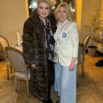Elena Lenina Instagram - Я впервые в жизни в Армении и в Ереване)) В восторге от милых, добрых и гостеприимных местных жителей))) А также от прекрасной кухни и уютных кварталов)) Огромное спасибо @arakelyan_marina за интервью, ради которого я прилетела в Ереван)) И за то, что я нашла всего за сутки новых прекрасных друзей (листайте галерею): Кристина Налбандян, владелица туристического агентства для крутяков « Tour-Delice » @katy_kvn, а также @juliamargaryan21, @lauraashleyarmenia, @arayikgabajyanofficial, @serjharutyunyan и многие-многие другие замечательные и талантливые люди))