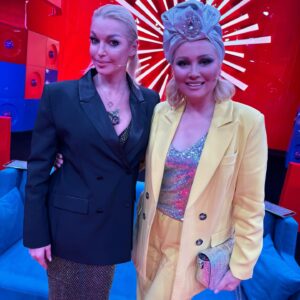 Elena Lenina Instagram - Не скажу, что мы сегодня делали, с кем и для какого-канала) По договору не положено))