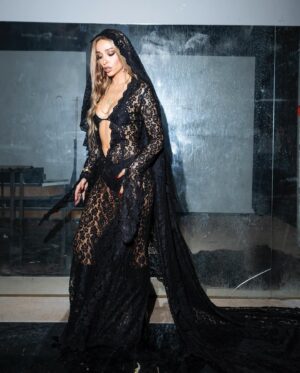 Eleni Foureira Instagram - Sometimes I am a drama queen !

Click by @king_kills_queen 
Styled by @10guli 
Hair by @chrisanthos_smirneos
Make up by @pantelis_toutountzis 
Nail Art by @marina_papadea  @papadeanikoleta