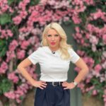 Eleni Menegaki Instagram - Εδώ είμαι κι εγώ …. #eleni @megatvcom