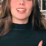 Eleonora Gaggero Instagram - Come sapete faccio sempre avanti e indietro tra Milano e Genova, ogni volta in valigia non possono mancare questa mousse volumizzante la lacca! @adornstylemevintage #AdornSisters #adv